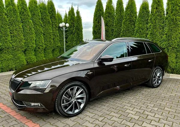 wieliczka Skoda Superb cena 99700 przebieg: 130017, rok produkcji 2018 z Wieliczka